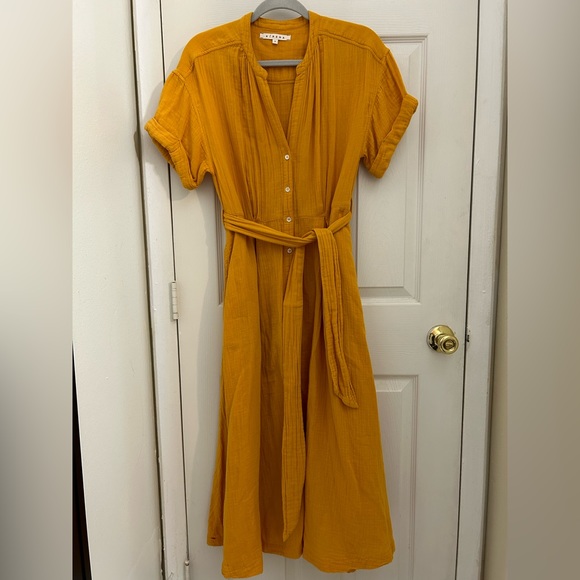 XiRENA Dresses & Skirts - Xirena Cate Dress - Mustard Yellow - Size Small